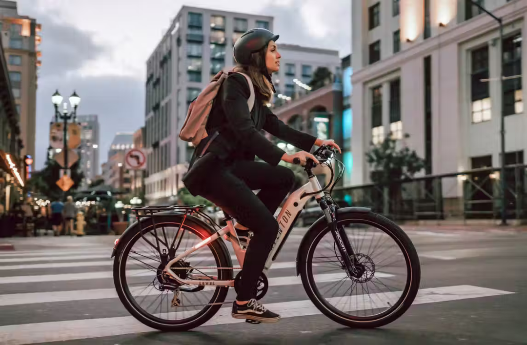 Aventon LEVEL.2 Commuter Step-Thru E-Bike